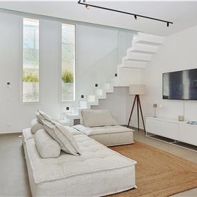 4 bedroom villa with pool, Castellammare del Golfo, sleeps 8-10